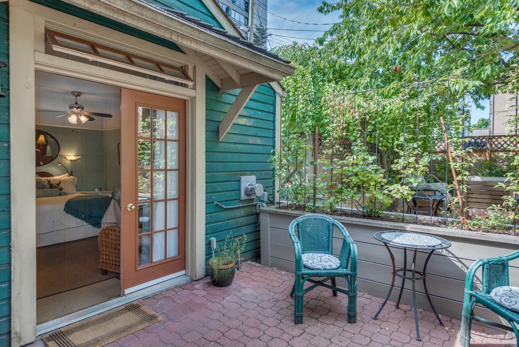 Queen Room Patio
